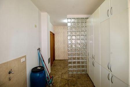 Casa para alugar com 400m², 4 quartos e 6 vagasLavanderia
