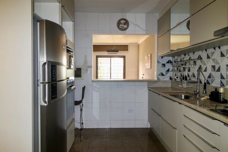 Casa para alugar com 400m², 4 quartos e 6 vagasCozinha