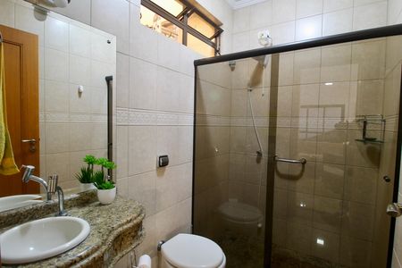Casa para alugar com 400m², 4 quartos e 6 vagasBanheiro Salão de Festas