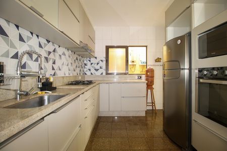 Casa para alugar com 400m², 4 quartos e 6 vagasCozinha