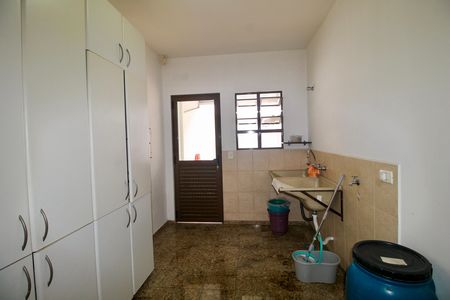 Casa para alugar com 400m², 4 quartos e 6 vagasLavanderia