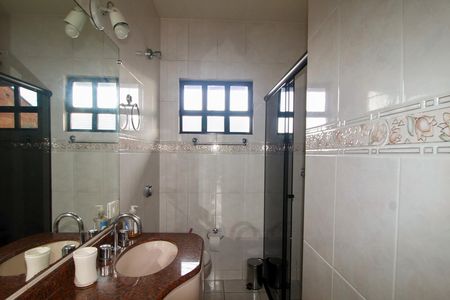 Casa para alugar com 400m², 4 quartos e 6 vagasBanheiro Principal
