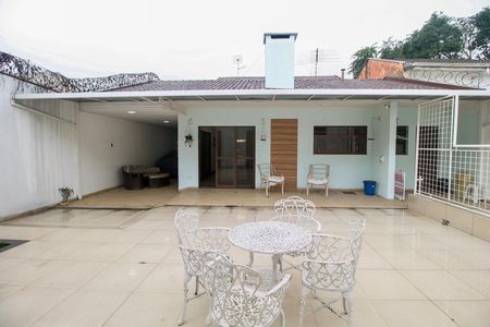 Casa para alugar com 400m², 4 quartos e 6 vagasQuintal
