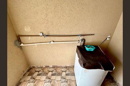 Casa para alugar com 30m², 1 quarto e sem vaga Casa para alugar com 30m², 1 quarto e sem vagaÁrea de serviço