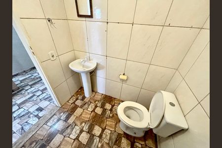 Casa para alugar com 30m², 1 quarto e sem vaga Casa para alugar com 30m², 1 quarto e sem vagaBanheiro