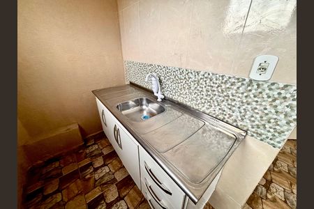 Cozinha  de casa para alugar com 1 quarto, 30m² em Vila Dalila, São Paulo