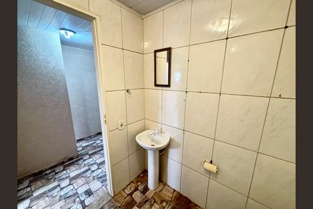 Casa para alugar com 30m², 1 quarto e sem vaga Casa para alugar com 30m², 1 quarto e sem vagaBanheiro