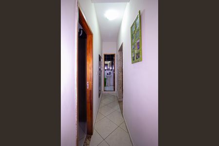 Casa para alugar com 80m², 2 quartos e 1 vaga Casa para alugar com 80m², 2 quartos e 1 vagaCorredor