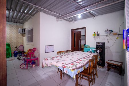 Casa para alugar com 80m², 2 quartos e 1 vaga Casa para alugar com 80m², 2 quartos e 1 vagaQuintal