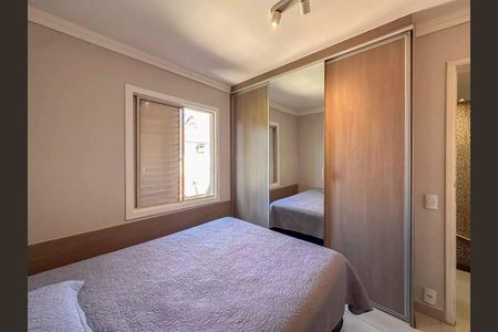 Casa de condomínio à venda com 299m², 3 quartos e 3 vagas Casa de condomínio à venda com 299m², 3 quartos e 3 vagasQuarto