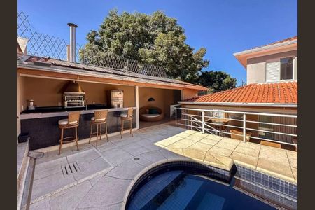 Casa de condomínio à venda com 299m², 3 quartos e 3 vagas Casa de condomínio à venda com 299m², 3 quartos e 3 vagasPiscina