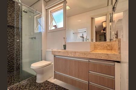 Casa de condomínio à venda com 299m², 3 quartos e 3 vagas Casa de condomínio à venda com 299m², 3 quartos e 3 vagasBanheiro