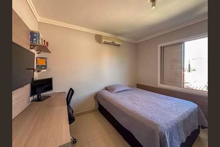 Casa de condomínio à venda com 299m², 3 quartos e 3 vagas Casa de condomínio à venda com 299m², 3 quartos e 3 vagasQuarto
