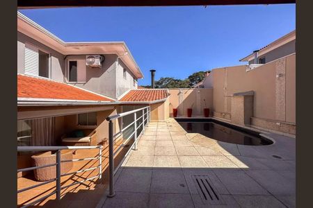Casa de condomínio à venda com 299m², 3 quartos e 3 vagas Casa de condomínio à venda com 299m², 3 quartos e 3 vagasPiscina