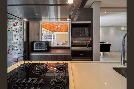 Casa de condomínio à venda com 299m², 3 quartos e 3 vagas Casa de condomínio à venda com 299m², 3 quartos e 3 vagasCozinha
