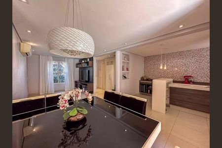 Casa de condomínio à venda com 299m², 3 quartos e 3 vagas Casa de condomínio à venda com 299m², 3 quartos e 3 vagasSala de Jantar