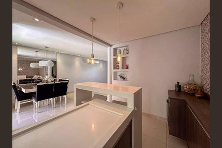 Casa de condomínio à venda com 299m², 3 quartos e 3 vagas Casa de condomínio à venda com 299m², 3 quartos e 3 vagasCozinha