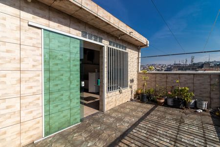 Casa para alugar com 210m², 2 quartos e 2 vagas Casa para alugar com 210m², 2 quartos e 2 vagasVaranda