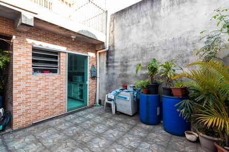 Casa para alugar com 210m², 2 quartos e 2 vagas Casa para alugar com 210m², 2 quartos e 2 vagasQuintal