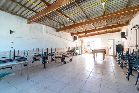 Casa para alugar com 210m², 2 quartos e 2 vagas Casa para alugar com 210m², 2 quartos e 2 vagasSalão