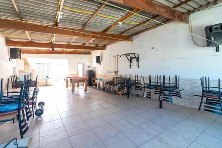Casa para alugar com 210m², 2 quartos e 2 vagas Casa para alugar com 210m², 2 quartos e 2 vagasSalão