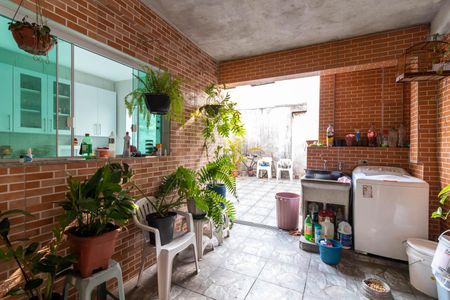 Casa para alugar com 210m², 2 quartos e 2 vagas Casa para alugar com 210m², 2 quartos e 2 vagasÁrea de Serviço