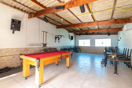 Casa para alugar com 210m², 2 quartos e 2 vagas Casa para alugar com 210m², 2 quartos e 2 vagasSalão