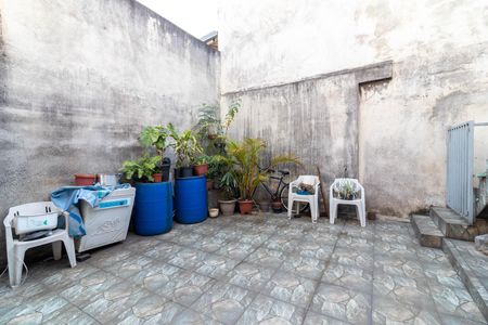 Casa para alugar com 210m², 2 quartos e 2 vagas Casa para alugar com 210m², 2 quartos e 2 vagasQuintal