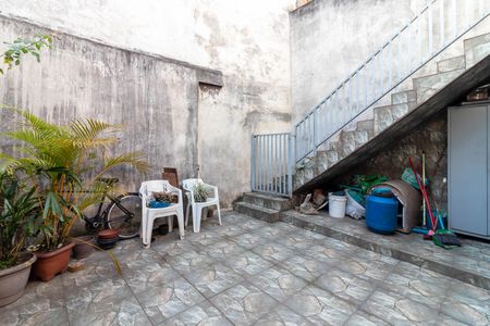 Casa para alugar com 210m², 2 quartos e 2 vagas Casa para alugar com 210m², 2 quartos e 2 vagasQuintal