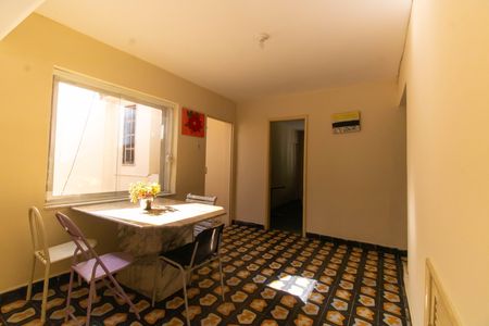 Sala de casa para alugar com 8 quartos, 650m² em Icaraí, Niterói