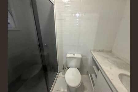 Apartamento para alugar com 69m², 2 quartos e 1 vaga Apartamento para alugar com 69m², 2 quartos e 1 vagaBanheiro da Suíte