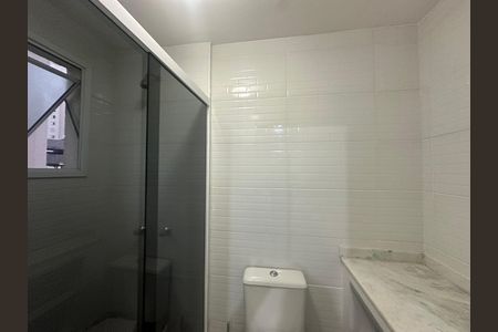 Apartamento para alugar com 69m², 2 quartos e 1 vaga Apartamento para alugar com 69m², 2 quartos e 1 vagaBanheiro da Suíte