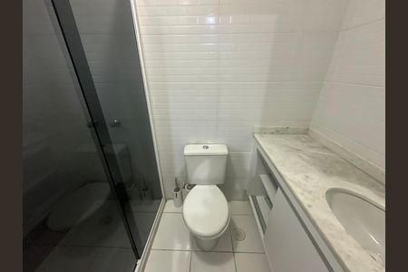 Apartamento para alugar com 69m², 2 quartos e 1 vaga Apartamento para alugar com 69m², 2 quartos e 1 vagaBanheiro da Suíte