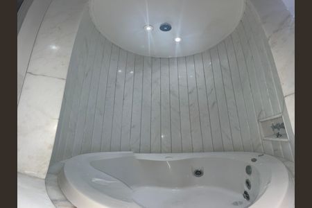 Banheiro da Suíte 1 de apartamento para alugar com 3 quartos, 169m² em Vila Suzana, São Paulo