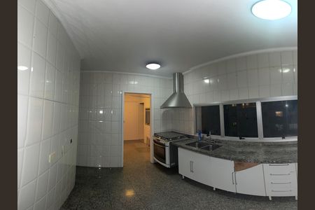cozinha de apartamento para alugar com 3 quartos, 169m² em Vila Suzana, São Paulo