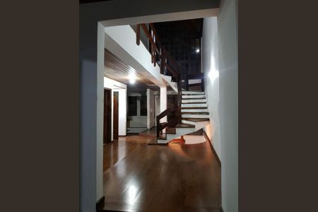 Casa à venda com 286m², 3 quartos e 4 vagas