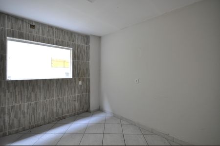 Sala de casa para alugar com 2 quartos, 120m² em Vila Isolina Mazzei, São Paulo