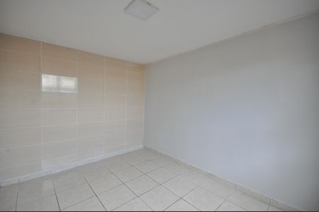 Quarto 1 de casa para alugar com 2 quartos, 120m² em Vila Isolina Mazzei, São Paulo