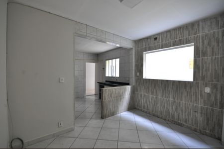 Sala de casa para alugar com 2 quartos, 120m² em Vila Isolina Mazzei, São Paulo