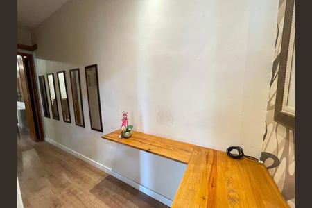 Apartamento à venda com 78m², 2 quartos e sem vaga Apartamento à venda com 78m², 2 quartos e sem vagaCorredor