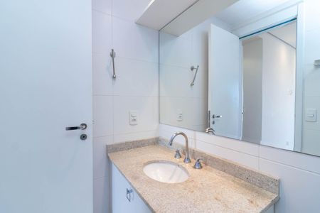 Apartamento para alugar com 67m², 2 quartos e 1 vagaBanheiro da Suíte