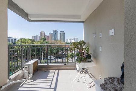 Apartamento à venda com 66m², 2 quartos e 2 vagas Apartamento à venda com 66m², 2 quartos e 2 vagasVaranda
