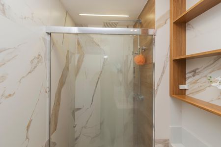 Apartamento à venda com 66m², 2 quartos e 2 vagas Apartamento à venda com 66m², 2 quartos e 2 vagasBanheiro