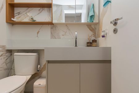 Apartamento à venda com 66m², 2 quartos e 2 vagas Apartamento à venda com 66m², 2 quartos e 2 vagasBanheiro
