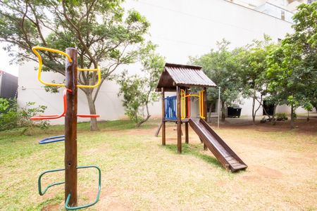 Apartamento para alugar com 49m², 2 quartos e 1 vaga Apartamento para alugar com 49m², 2 quartos e 1 vagaÁrea comum - Playground
