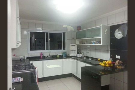 Casa à venda com 6 quartos, 240m² em Jardim Umuarama, São Paulo