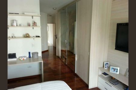 Casa à venda com 6 quartos, 240m² em Jardim Umuarama, São Paulo