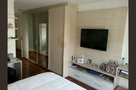 Casa à venda com 6 quartos, 240m² em Jardim Umuarama, São Paulo