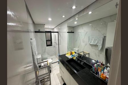 Apartamento à venda com 130m², 3 quartos e 2 vagas Apartamento à venda com 130m², 3 quartos e 2 vagasBanheiro