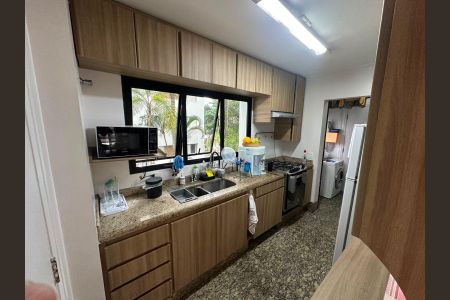 Apartamento à venda com 130m², 3 quartos e 2 vagas Apartamento à venda com 130m², 3 quartos e 2 vagasCozinha